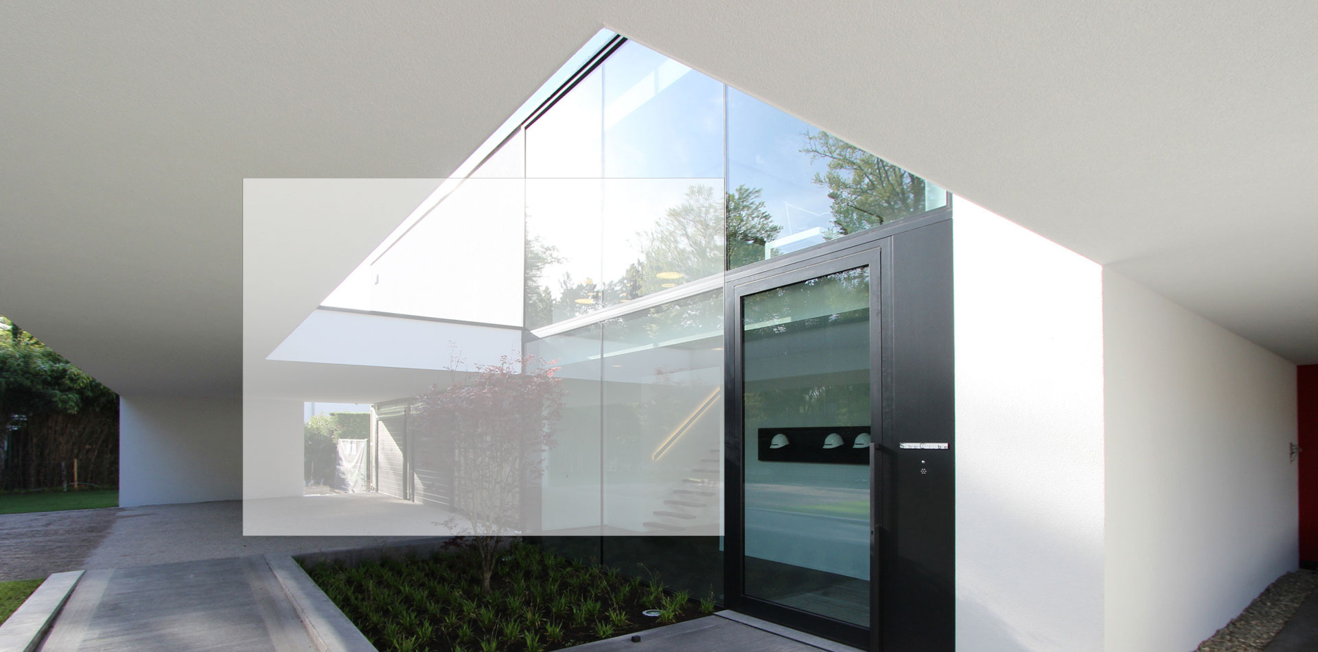 Villa met lichte crepigevel
